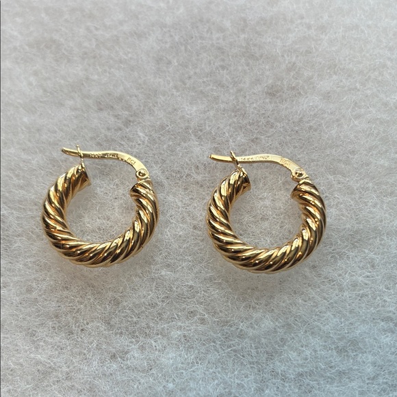 14k Gold Twisted Rope Hoop Earrings - 2 grams